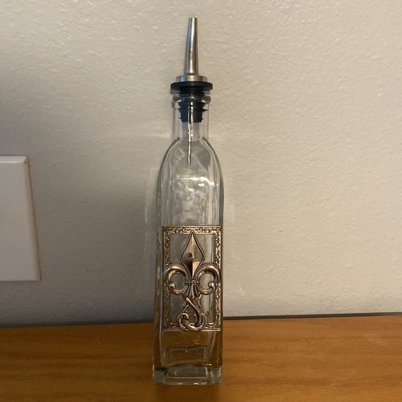 Fleur de Lis Glass Oil Dispenser - Picture 2 of 7